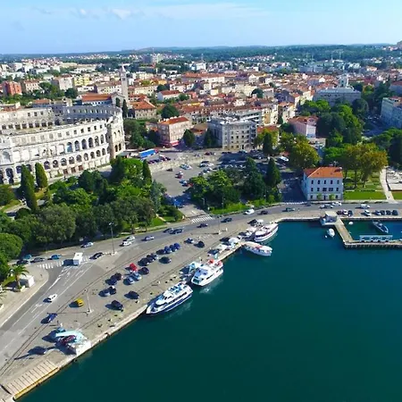 Fuer 5 Personen Ca 62 Qm In Krnica, Istrien Bucht Von Rasa * Krnica